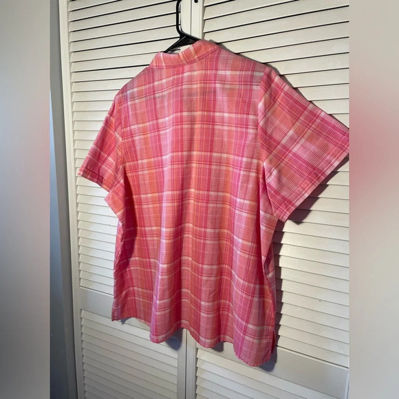 Vintage Chic Short Sleeve Button Down Cuff Sleeve Vent Side Blouse Size 1X Pink - Picture 5 of 12